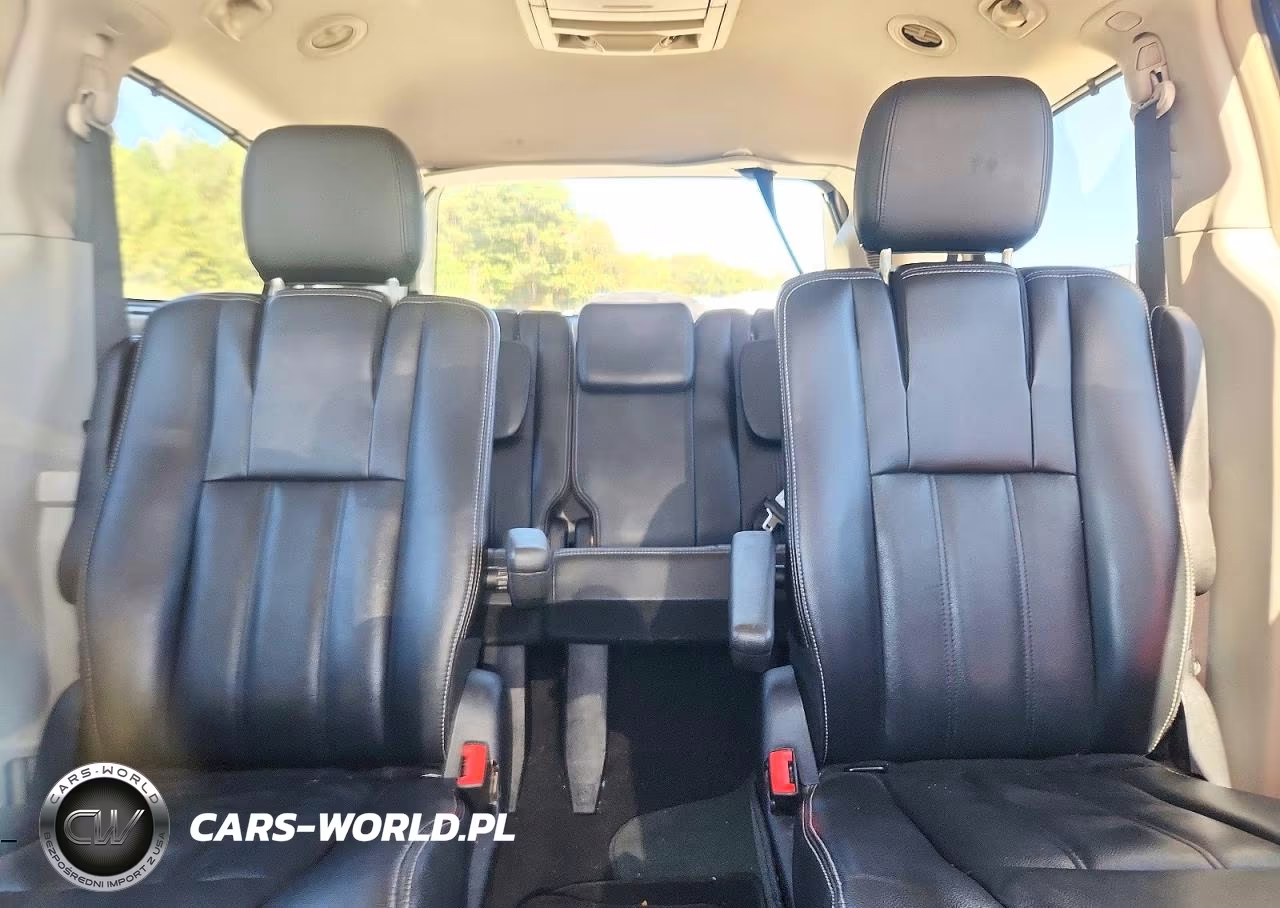 2015 Chrysler Town & Country Touring VIN:2C4RC1BG9FR727229 - 10