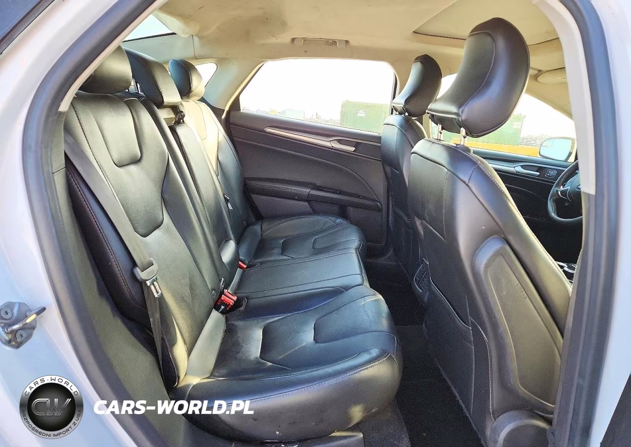 2016 Ford Fusion Titanium VIN:3FA6P0K97GR332230 - 10