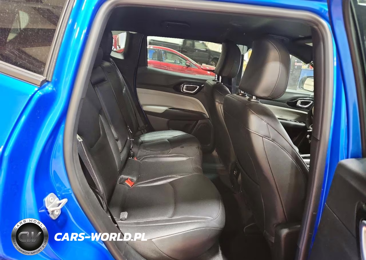 2025 Jeep Compass Limited VIN:3C4NJDCN3ST605329 - 11