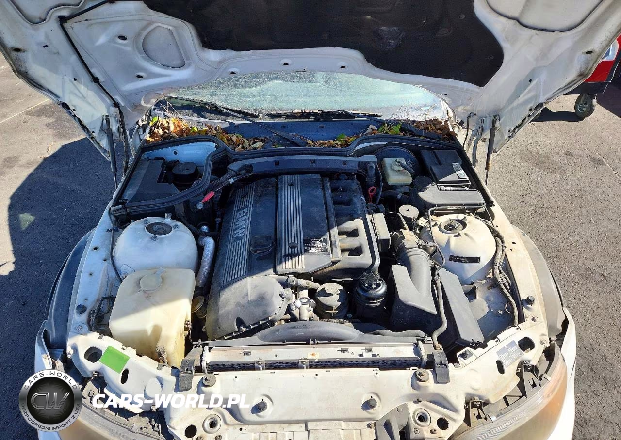 1999 BMW Z3 2.3 VIN:4USCH9333XLG00548 - 11