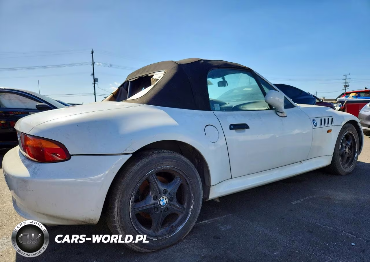 1999 BMW Z3 2.3 VIN:4USCH9333XLG00548 - 3