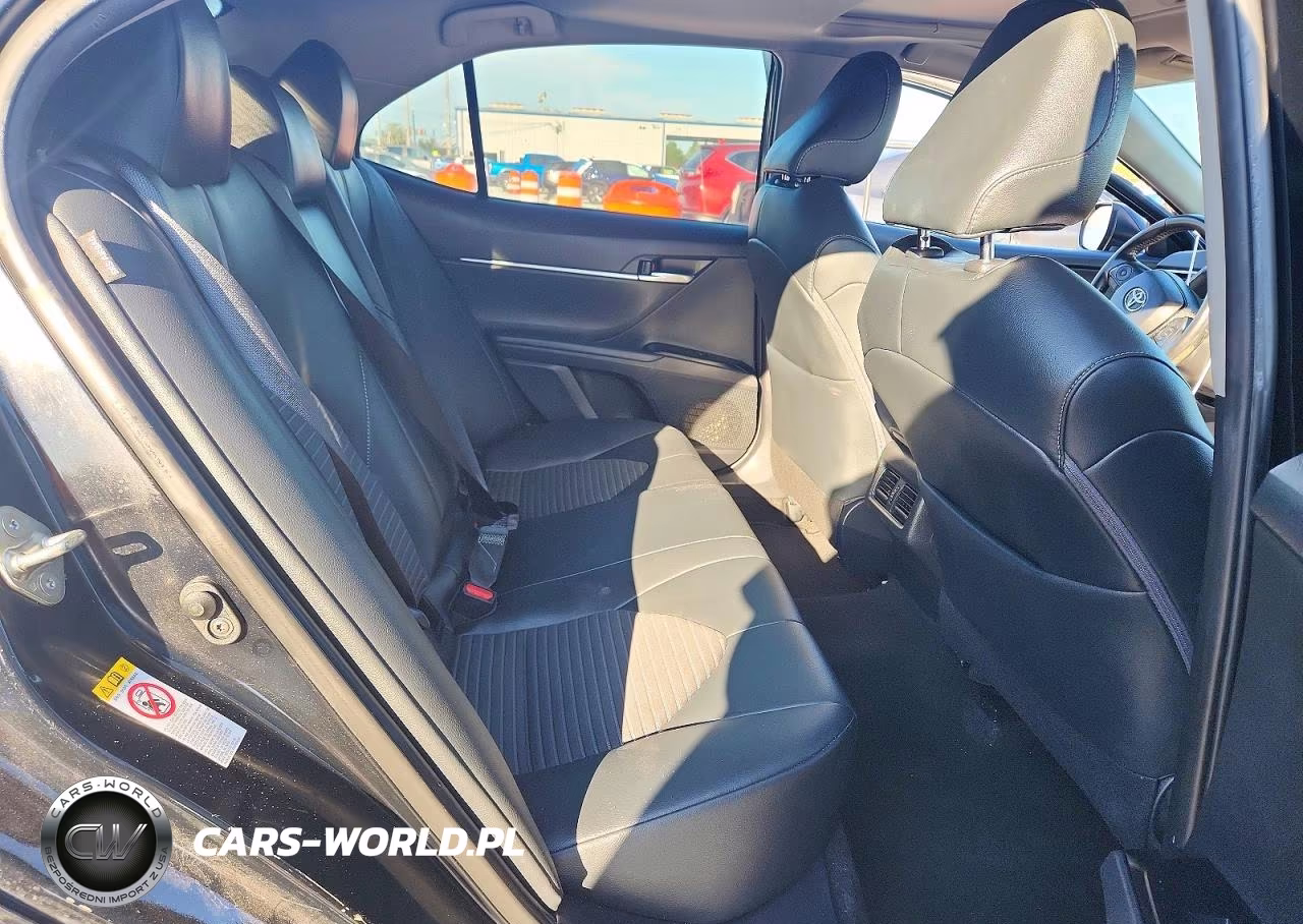 2018 Toyota Camry Se VIN:4T1B11HK6JU650281 - 10