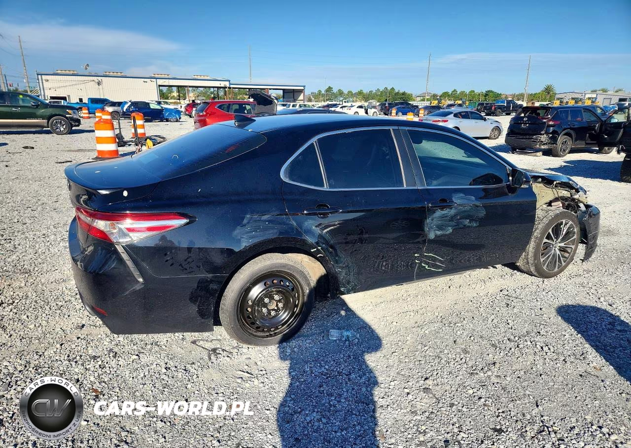 2018 Toyota Camry Se VIN:4T1B11HK6JU650281 - 3