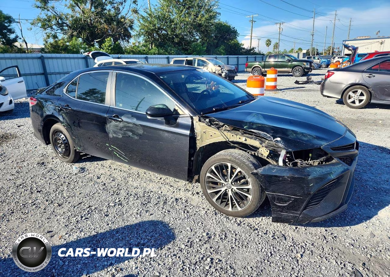 2018 Toyota Camry Se VIN:4T1B11HK6JU650281 - 4