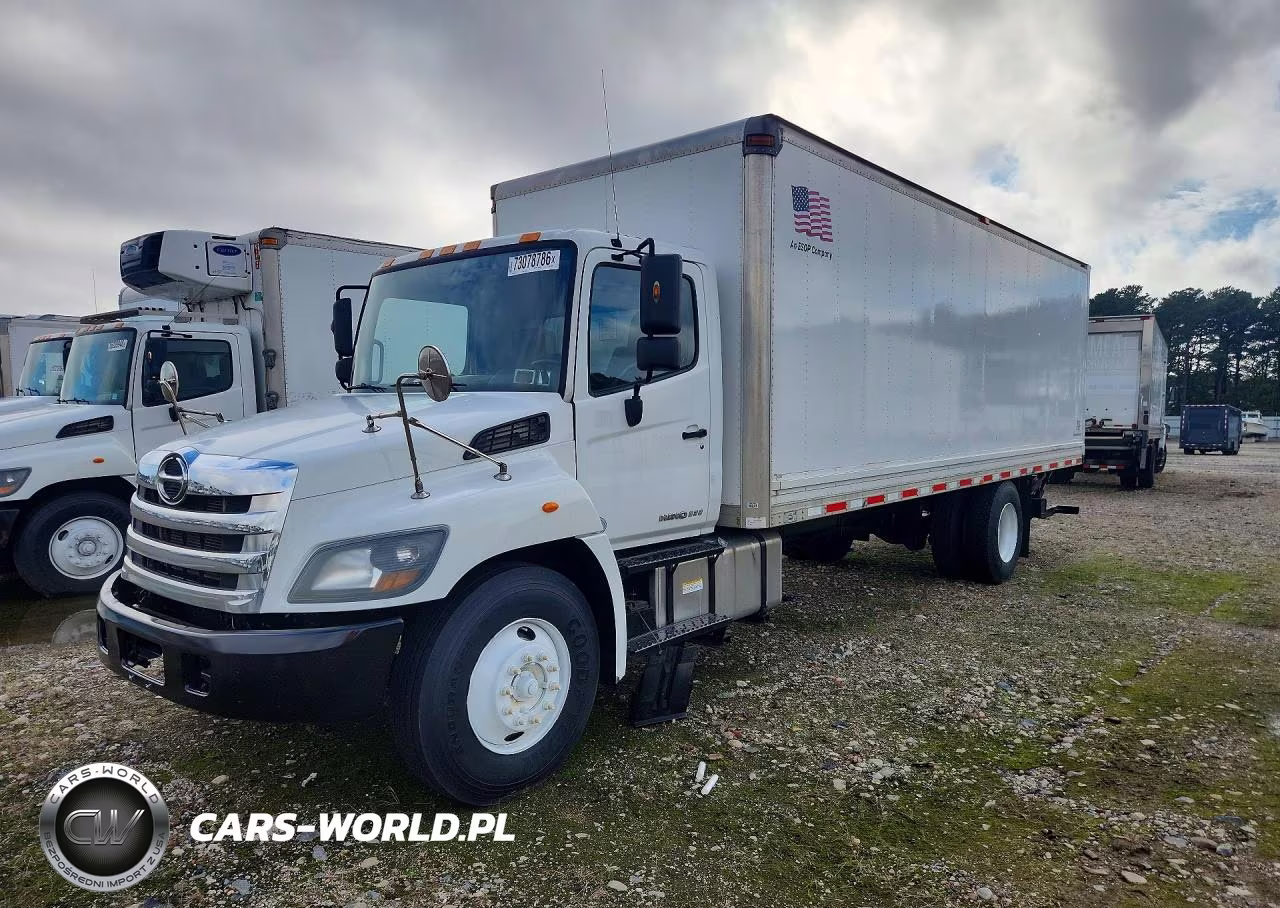 2017 Hino 338 Box Truck