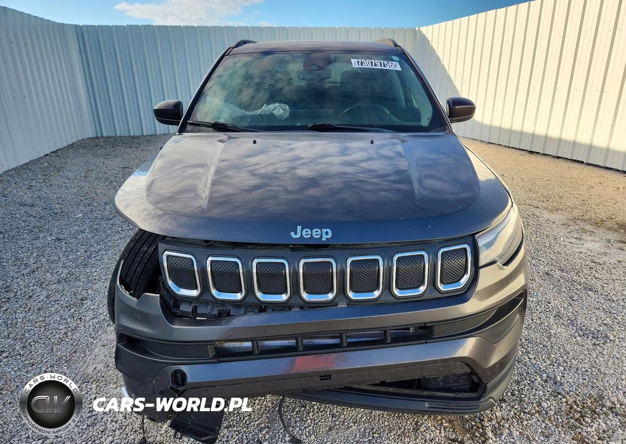 2022 Jeep Compass Latitude Lux VIN:3C4NJDFB2NT183317 - 5