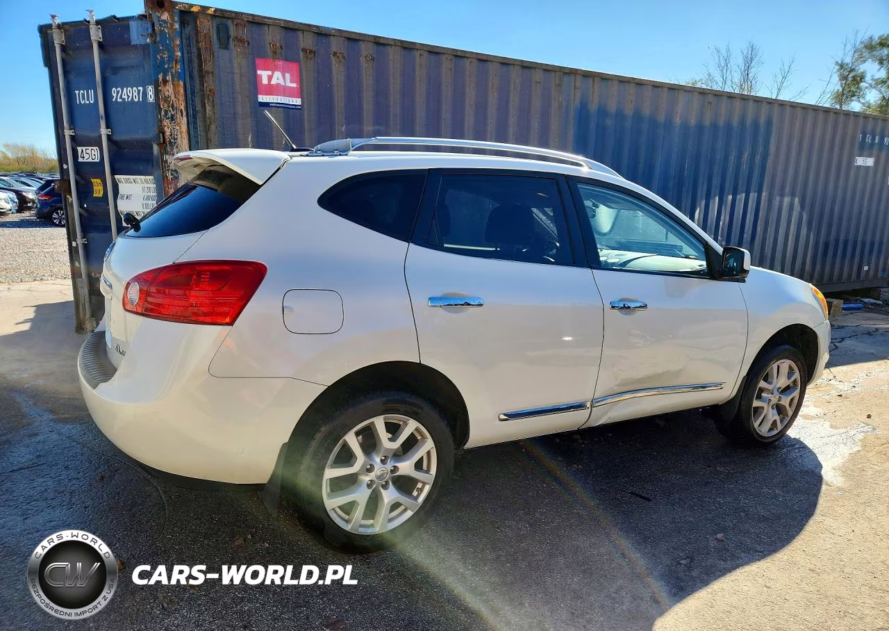 2013 Nissan Rogue S VIN:JN8AS5MVXDW628852 - 3