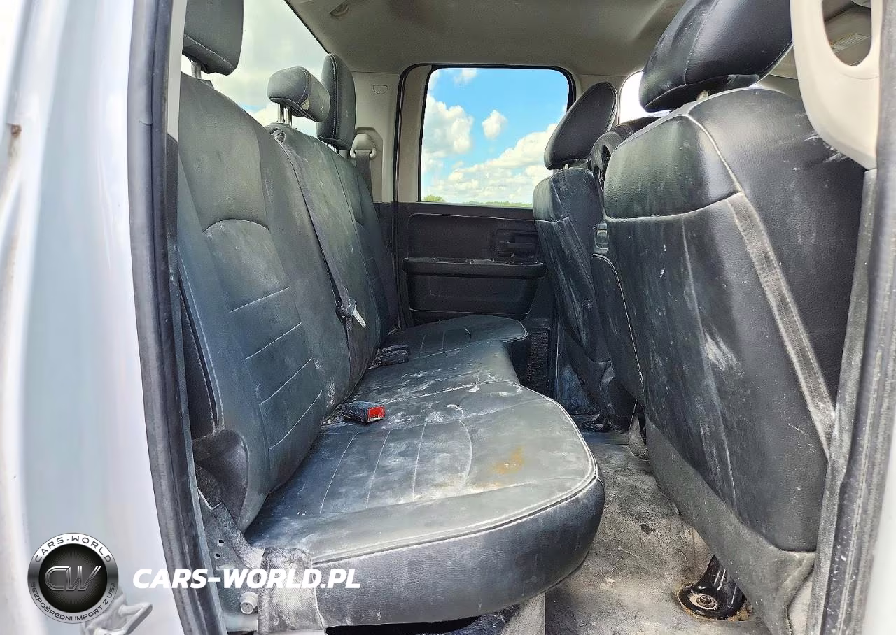 2021 Ram 1500 Classic Tradesman VIN:1C6RR6FG1MS593843 - 10