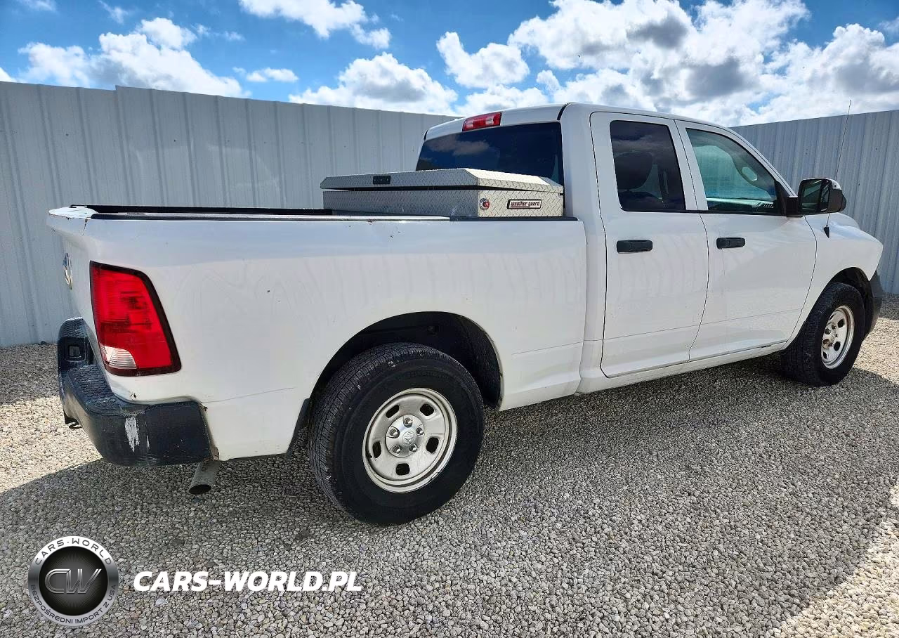 2021 Ram 1500 Classic Tradesman VIN:1C6RR6FG1MS593843 - 3
