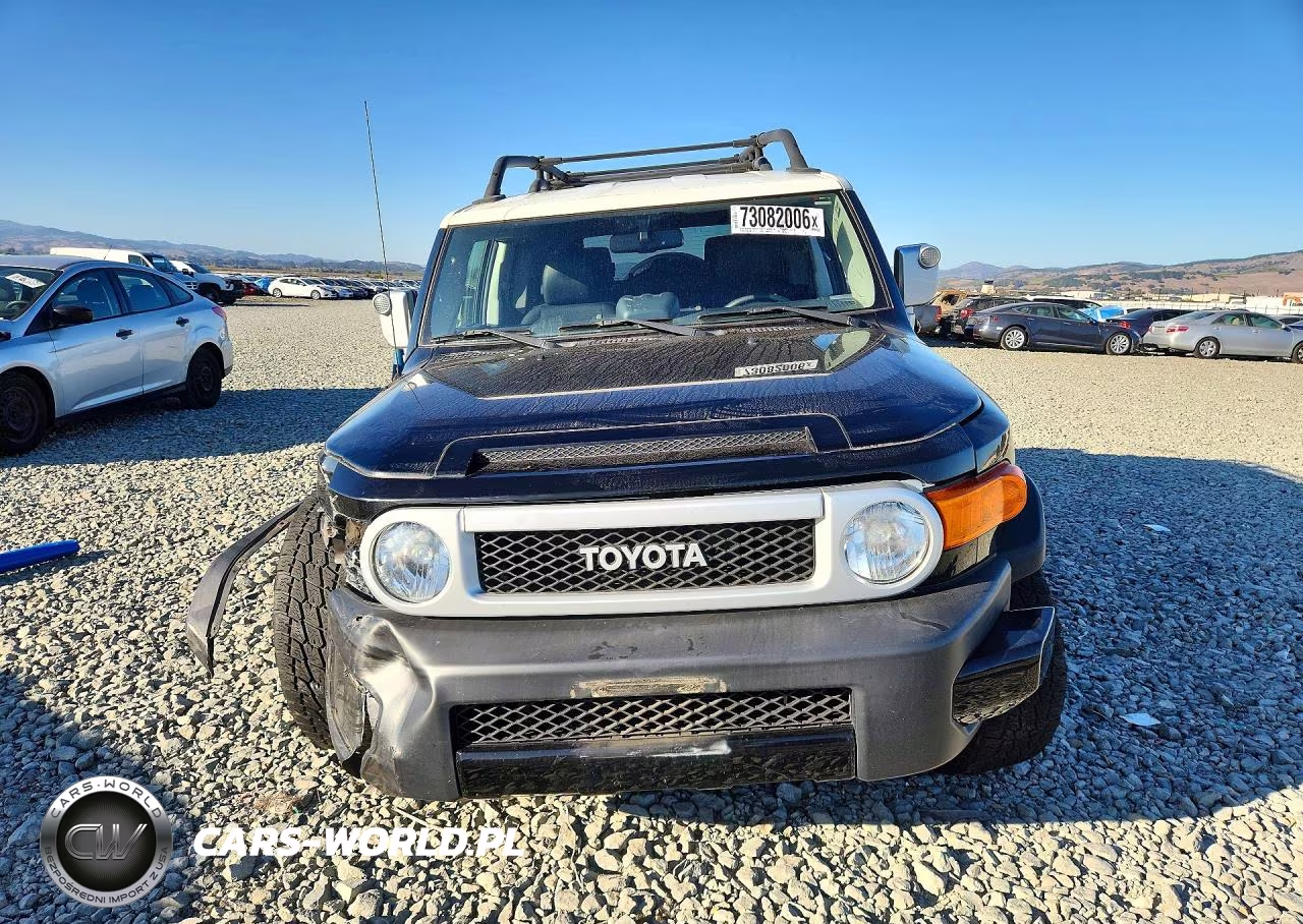 2011 Toyota Fj Cruiser Base VIN:JTEBU4BF1BK108278 - 5