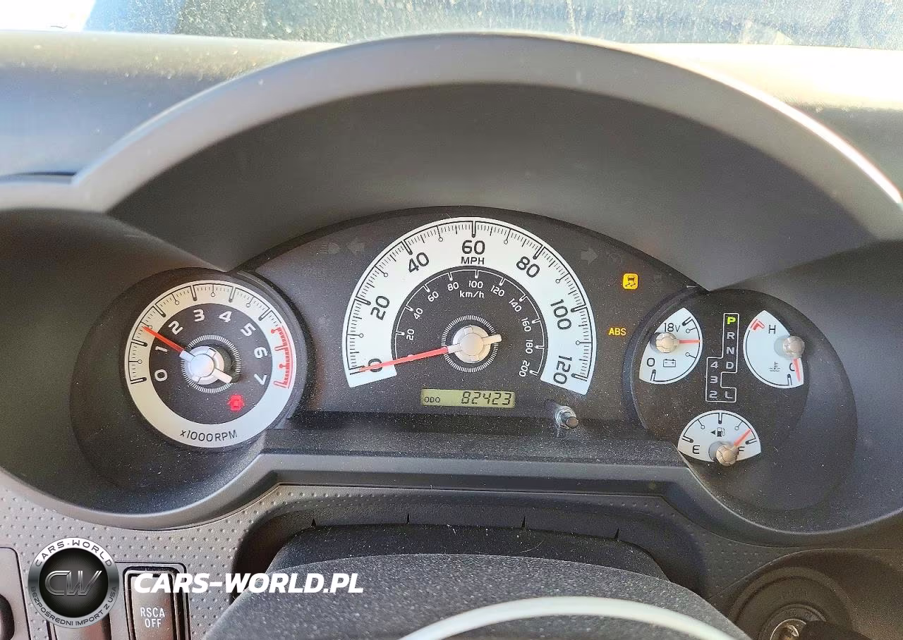 2011 Toyota Fj Cruiser Base VIN:JTEBU4BF1BK108278 - 9