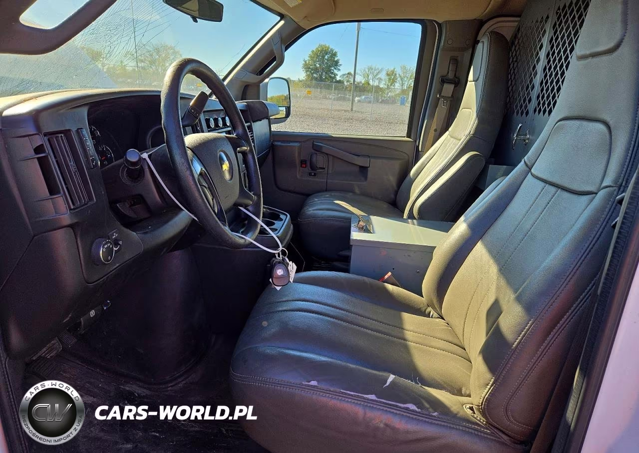 2016 Chevrolet Express G2500 VIN:1GCWGAFF8G1118213 - 7