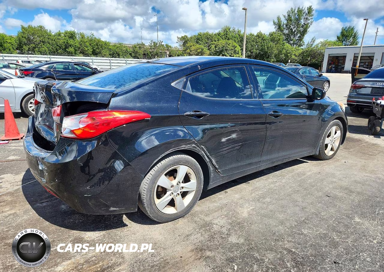 2013 Hyundai Elantra Gls VIN:5NPDH4AE0DH339720 - 3