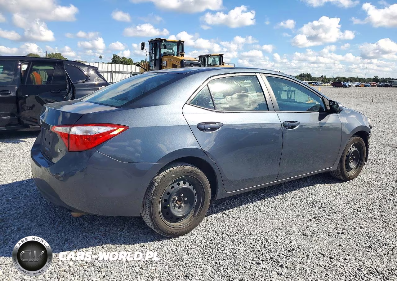 2015 Toyota Corolla Le VIN:2T1BURHEXFC326713 - 3