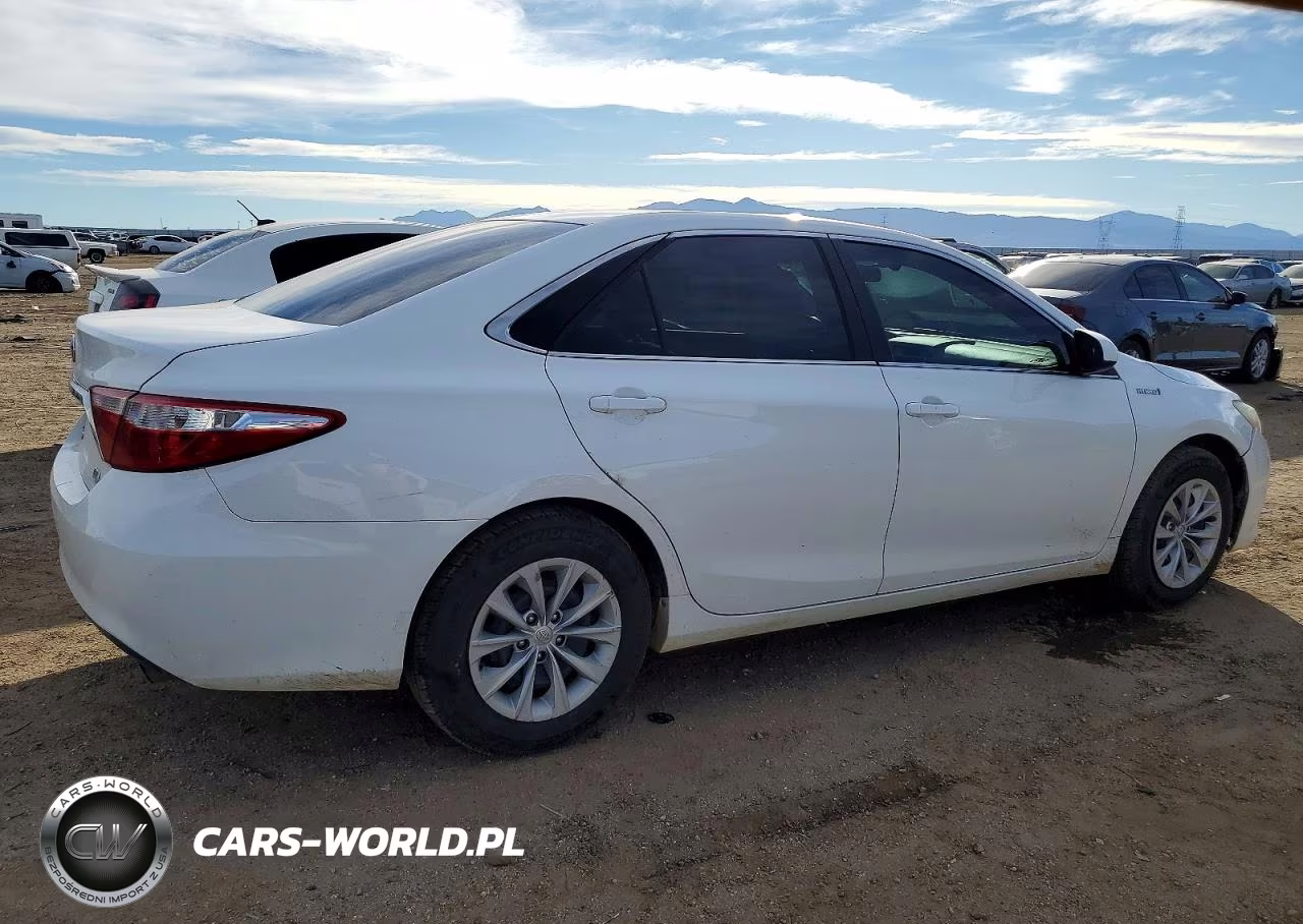 2015 Toyota Camry Hybrid Le VIN:4T1BD1FK2FU164875 - 3