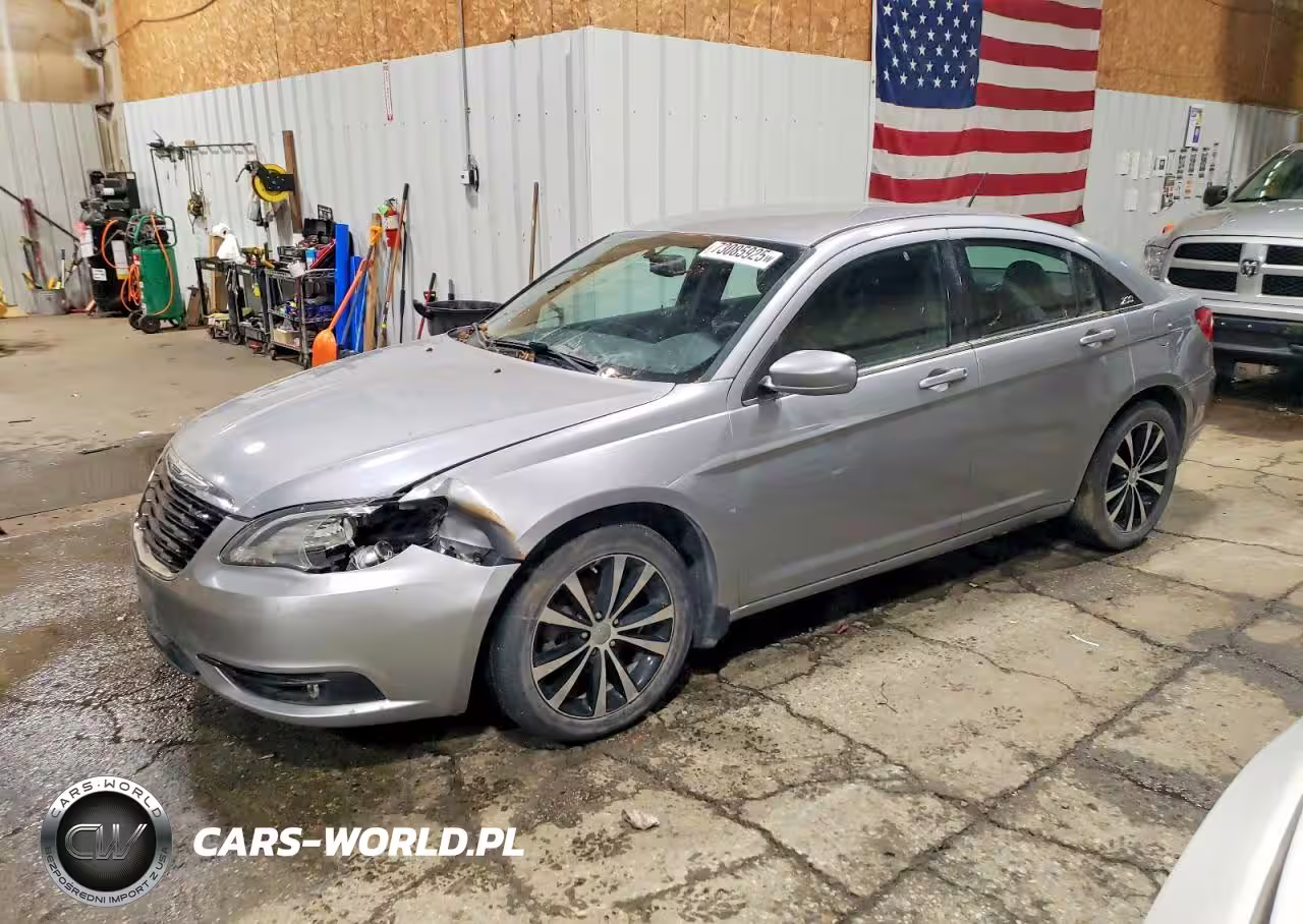 2013 Chrysler 200 Touring