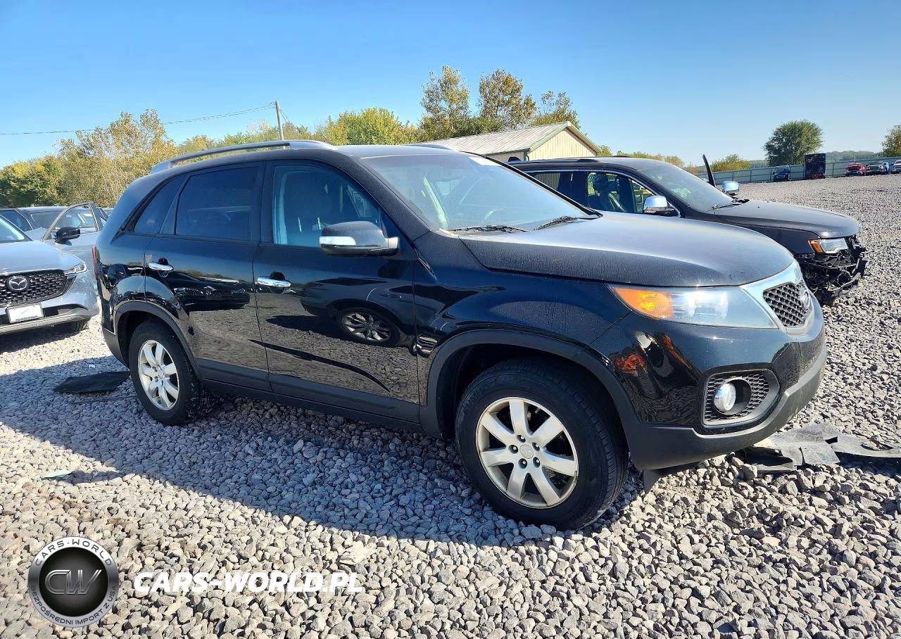 2013 Kia Sorento Lx VIN:5XYKT3A6XDG381747 - 4