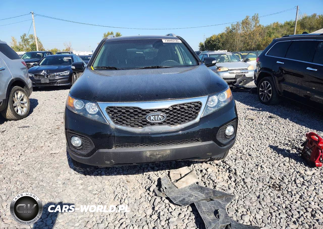 2013 Kia Sorento Lx VIN:5XYKT3A6XDG381747 - 5