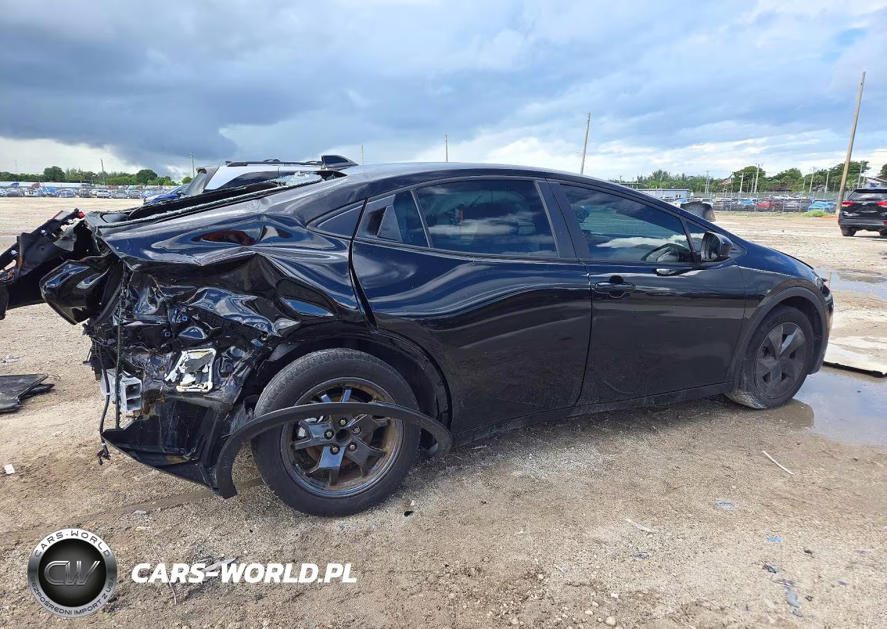 2024 Toyota Prius Le VIN:JTDACAAU8R3043676 - 3