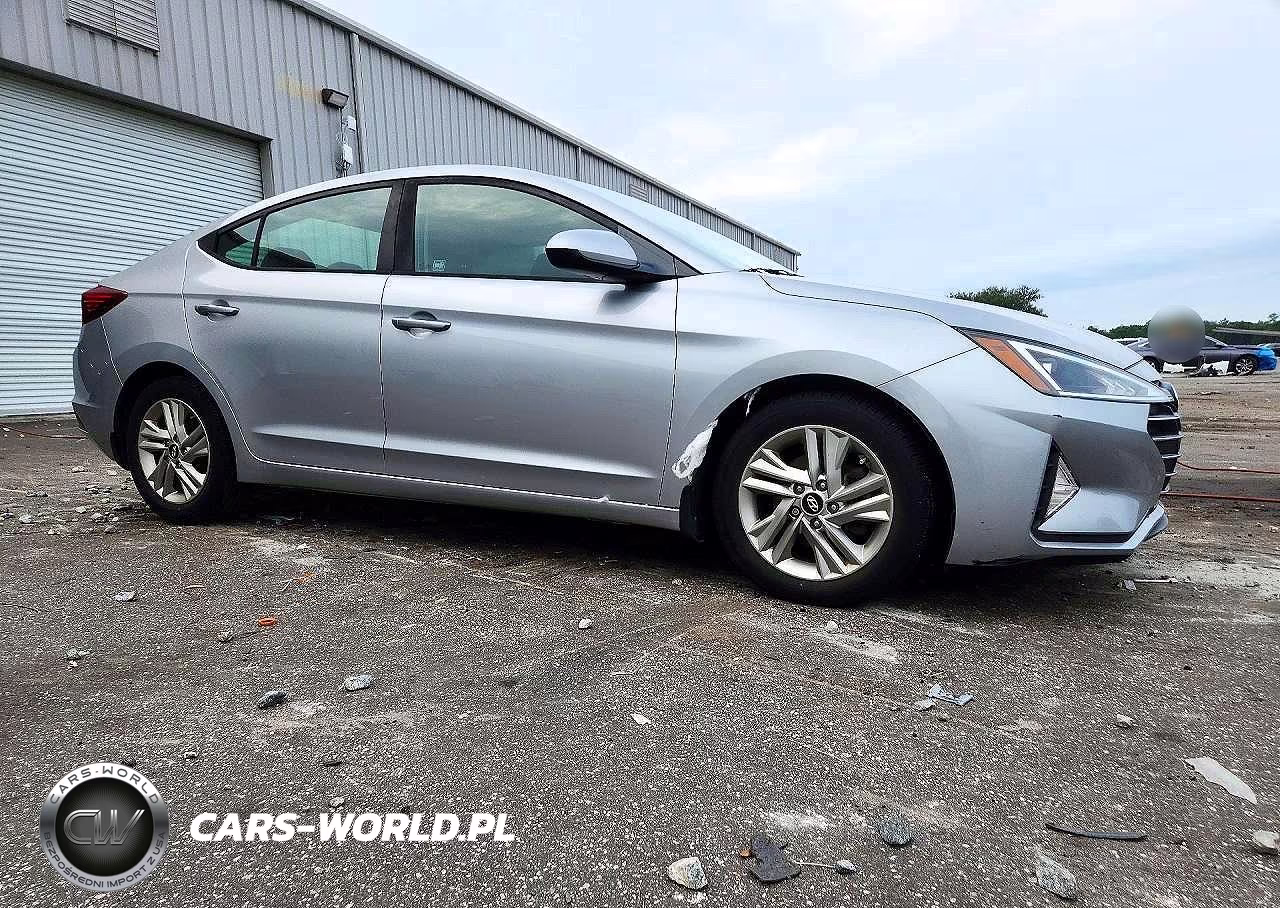 2020 Hyundai Elantra Sel VIN:5NPD84LF4LH564744 - 4