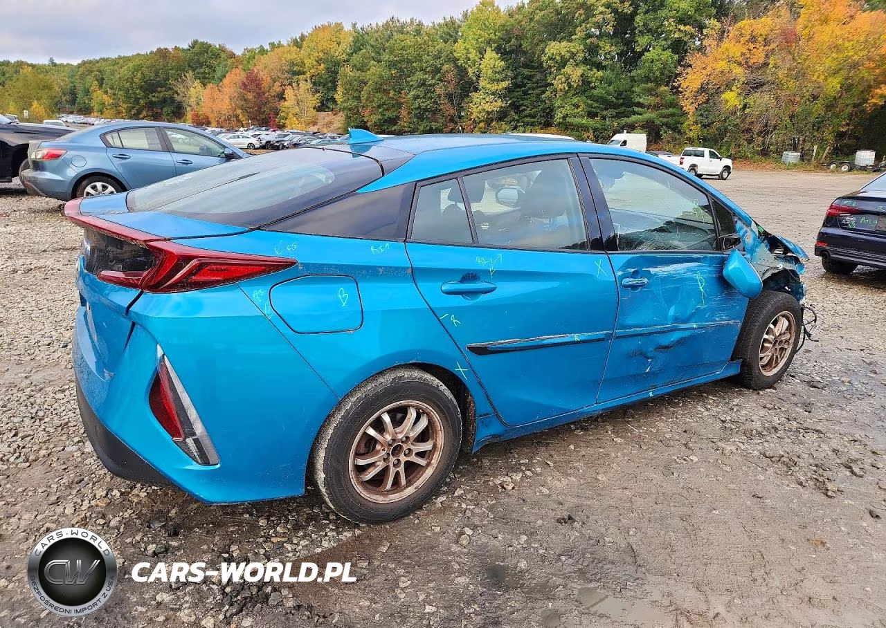 2018 Toyota Prius Prime Plus VIN:JTDKARFP8J3087080 - 3