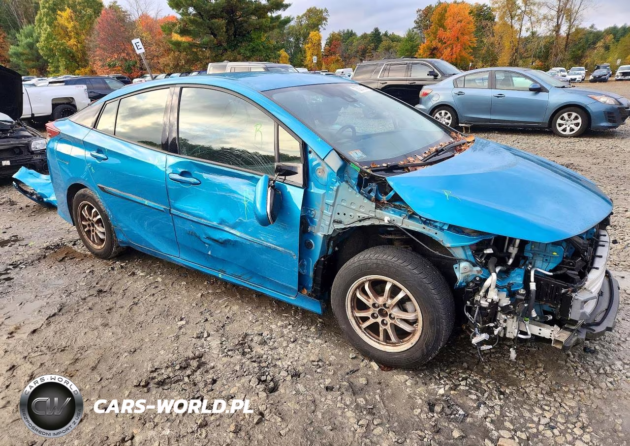2018 Toyota Prius Prime Plus VIN:JTDKARFP8J3087080 - 4