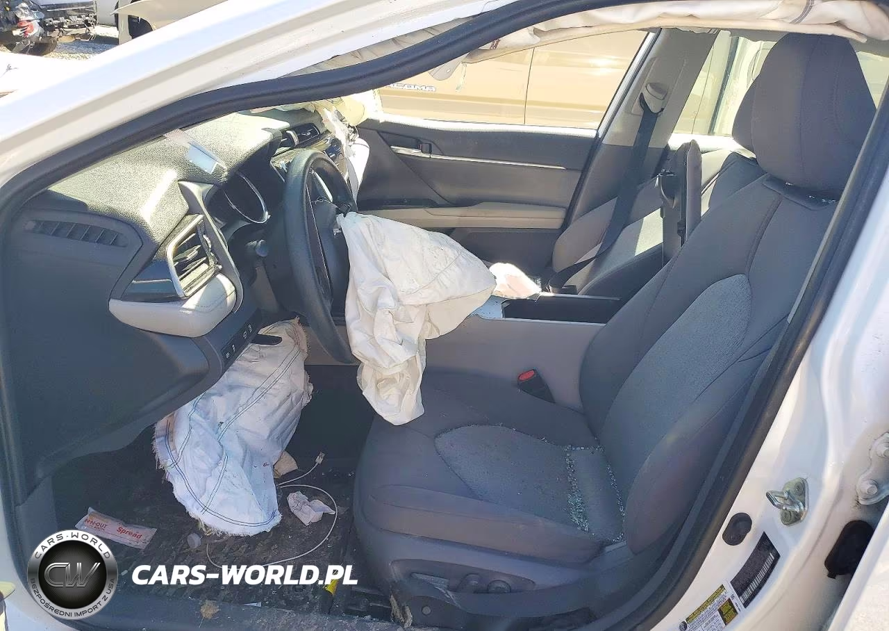 2020 Toyota Camry Le VIN:4T1C31AK8LU010794 - 7
