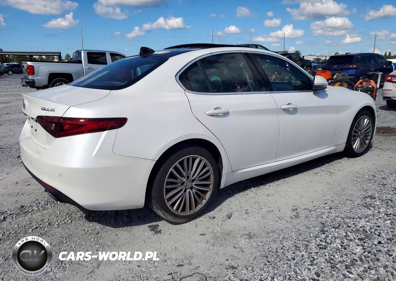 2017 Alfa Romeo Giulia Ti Q4 VIN:ZARFAEEN4H7545846 - 3