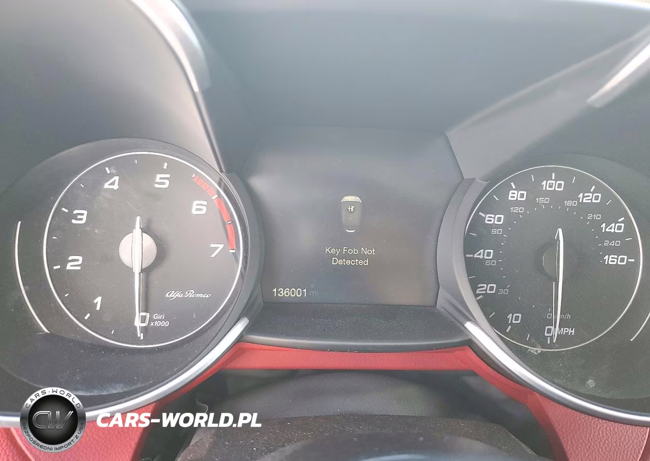 2017 Alfa Romeo Giulia Ti Q4 VIN:ZARFAEEN4H7545846 - 9