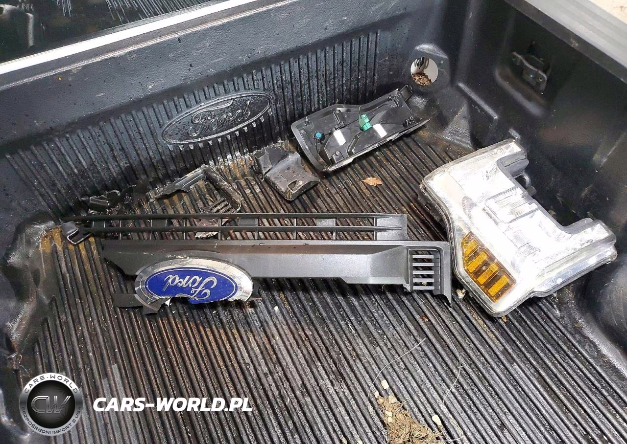 2018 Ford F250 Super Duty VIN:1FTBF2B66JED06760 - 12
