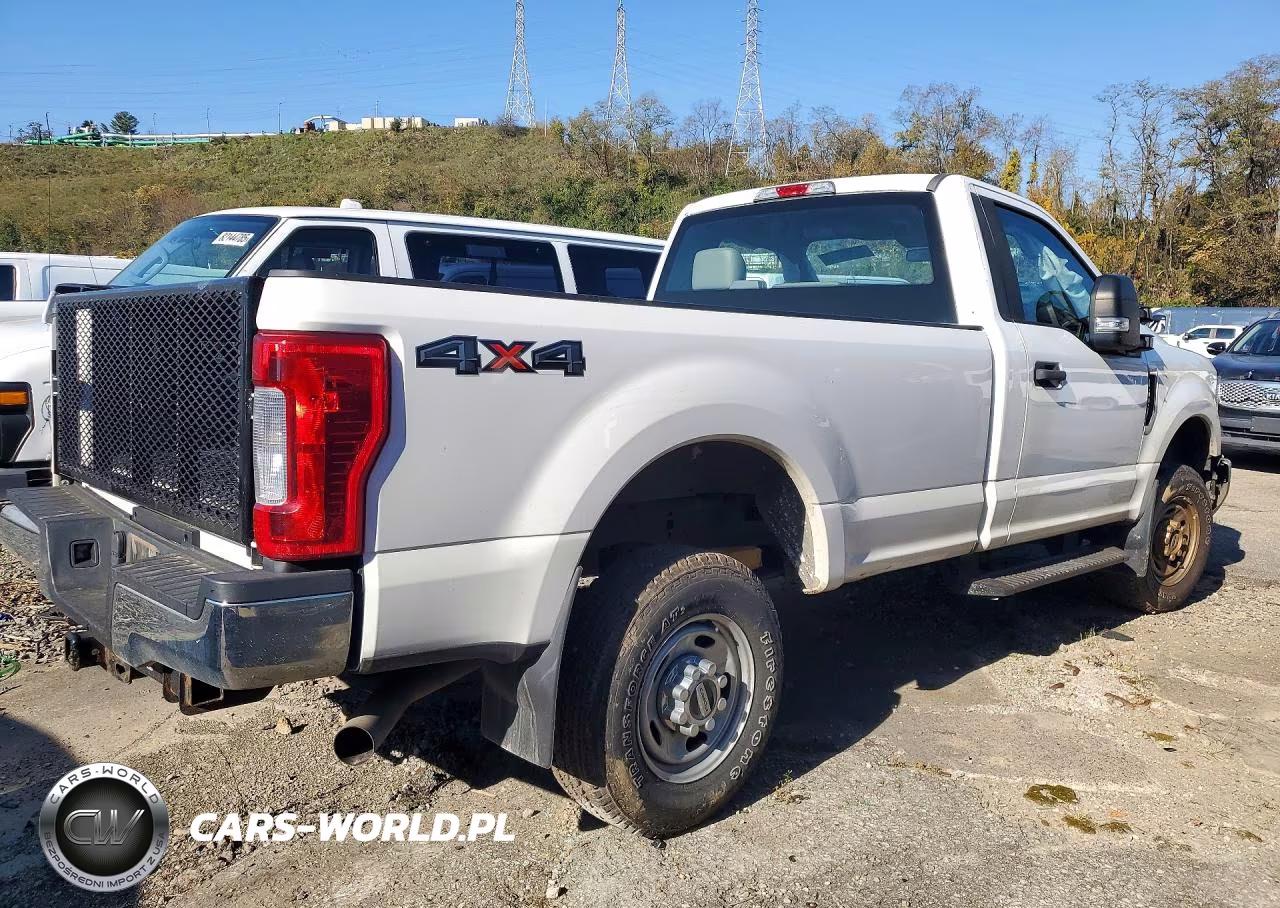 2018 Ford F250 Super Duty VIN:1FTBF2B66JED06760 - 3