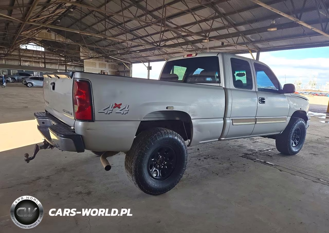 2004 Chevrolet Silverado K1500 VIN:2GCEK19T941142442 - 3