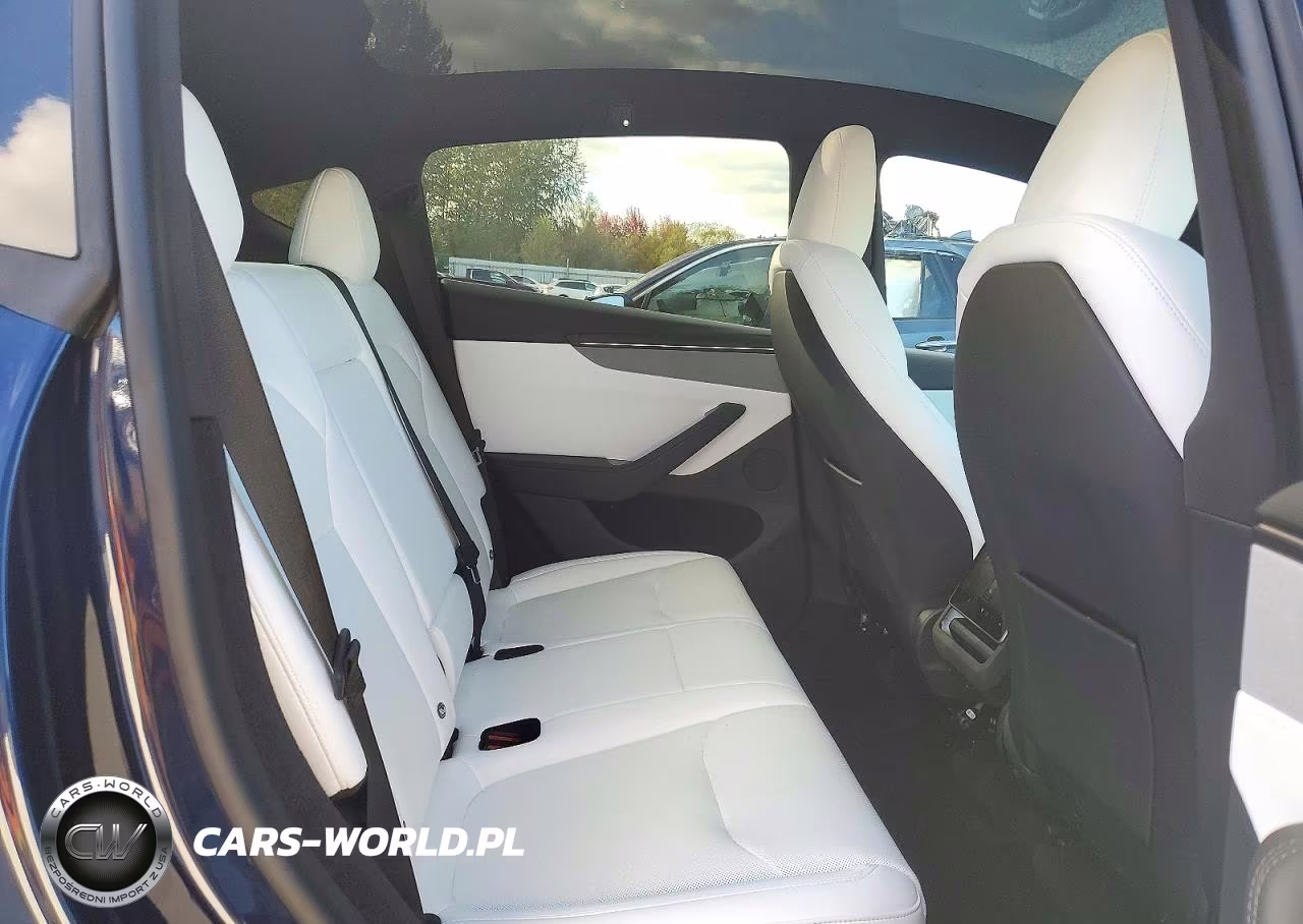 2026 Tesla Model Y VIN:7SAYGDEE6TF730353 - 11