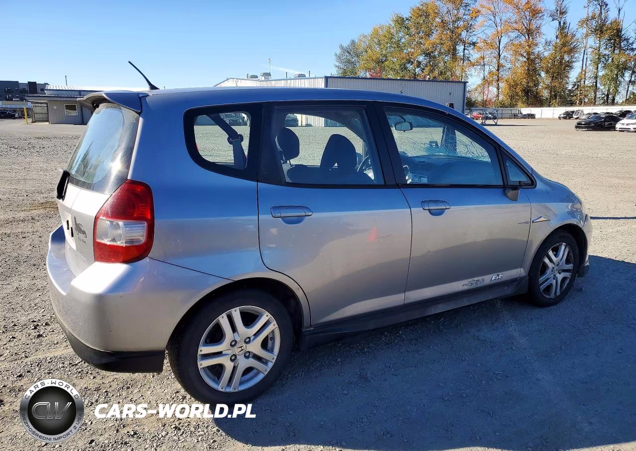 2008 Honda Fit Sport VIN:JHMGD386X8S034605 - 3