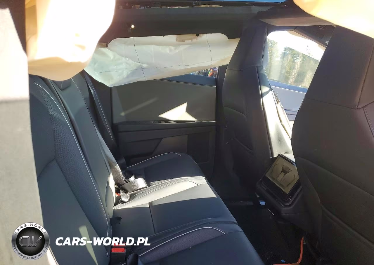 2024 Tesla Cybertruck VIN:7G2CEHEE4RA037501 - 10