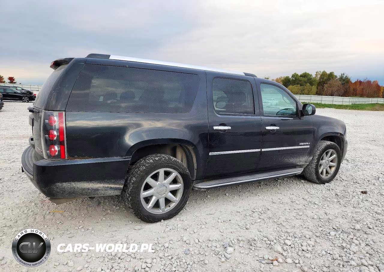 2011 GMC Yukon Xl Denali VIN:1GKS2MEF1BR275256 - 3