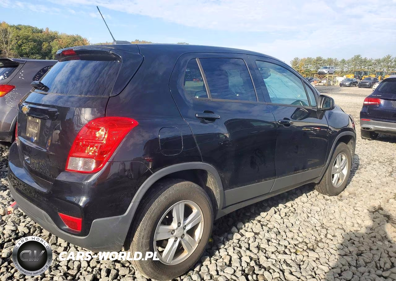 2019 Chevrolet Trax Ls VIN:3GNCJNSB6KL394008 - 3