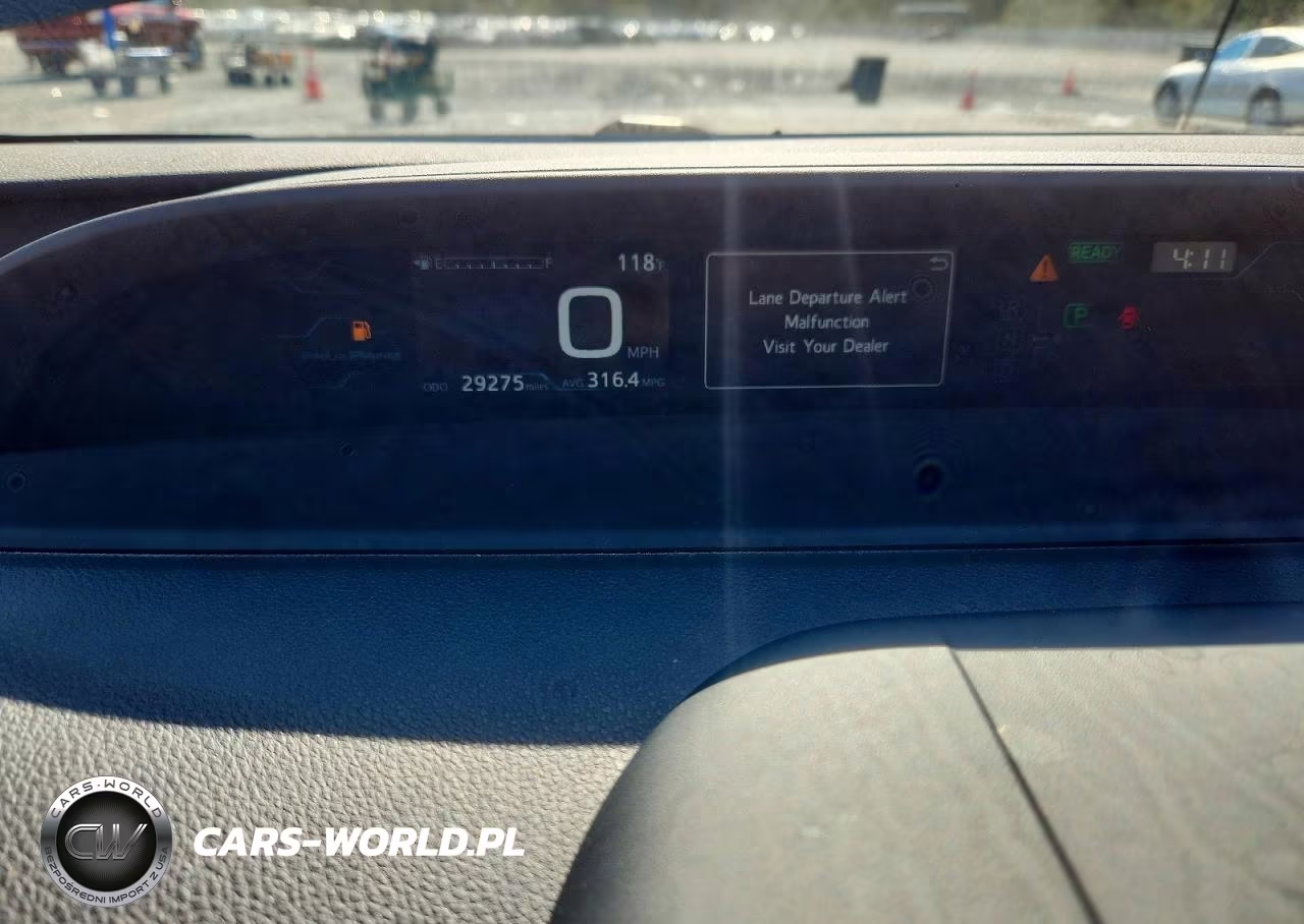 2019 Toyota Prius Prime Advanced VIN:JTDKARFP6K3113080 - 9