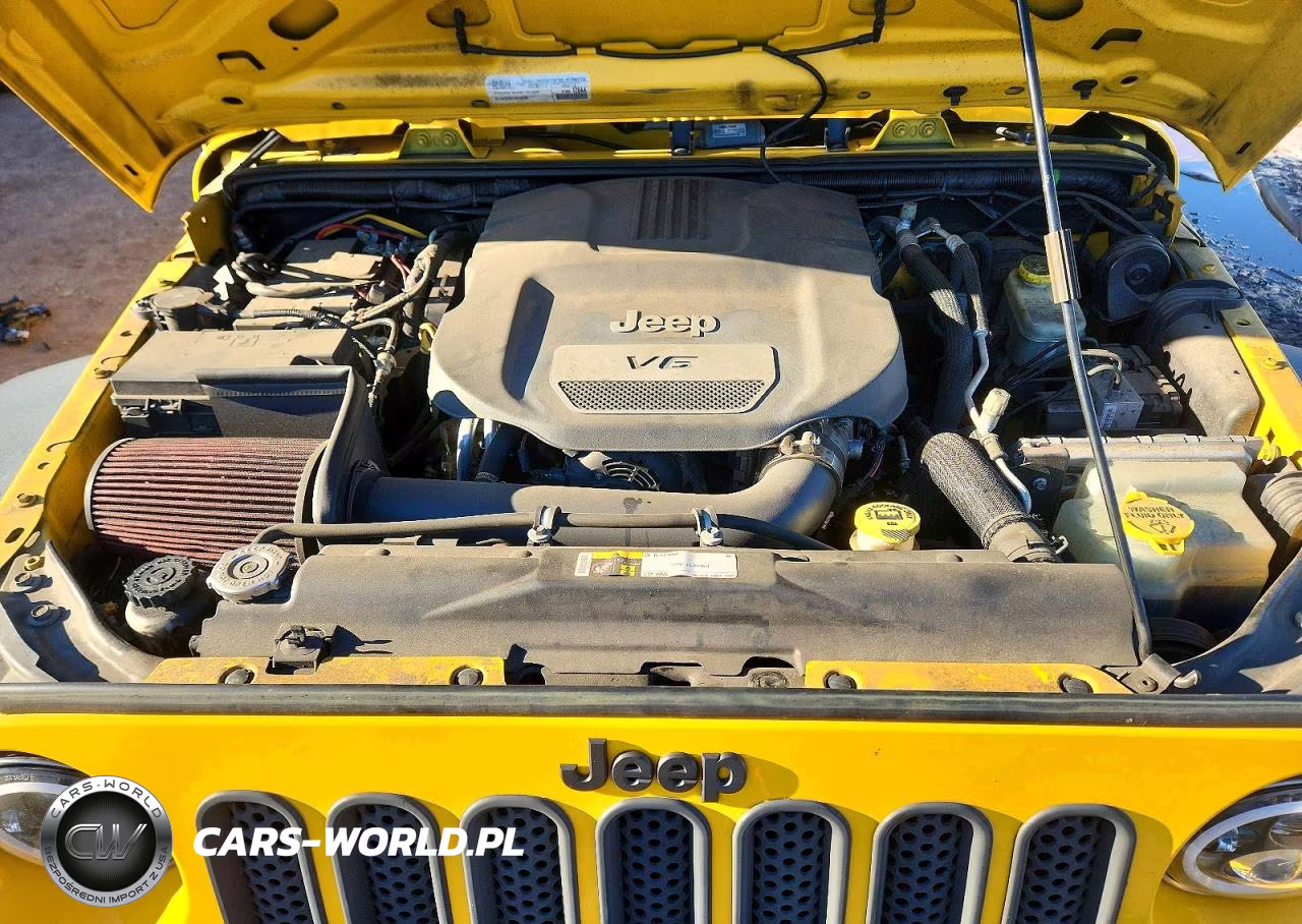 2015 Jeep Wrangler Unlimited Sport VIN:1C4BJWDG9FL711106 - 12
