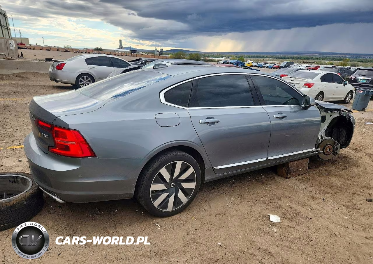 2018 Volvo S90 T8 Inscription VIN:LVYBC0AL1JP026617 - 3
