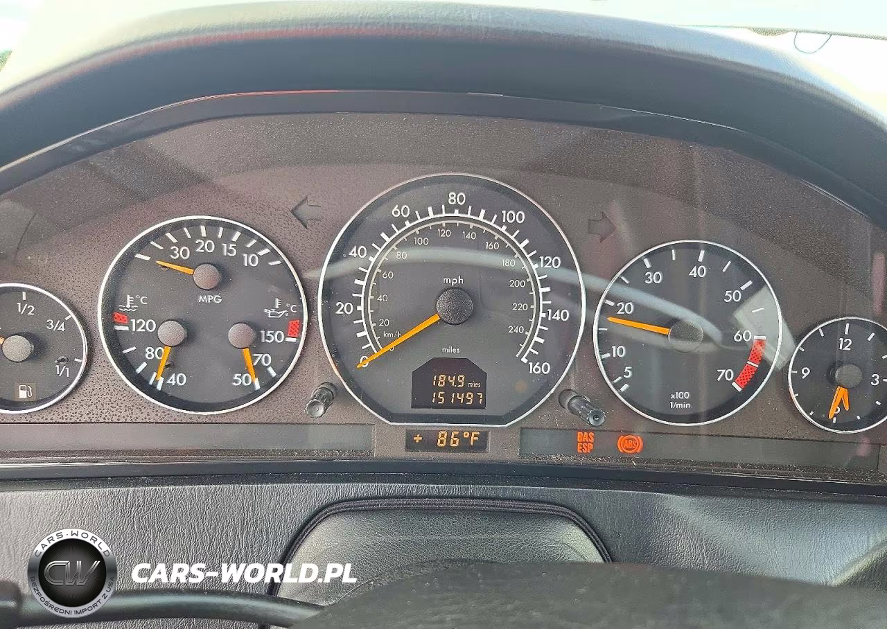 2000 Mercedes-Benz Sl 500 VIN:WDBFA68F2YF190782 - 9