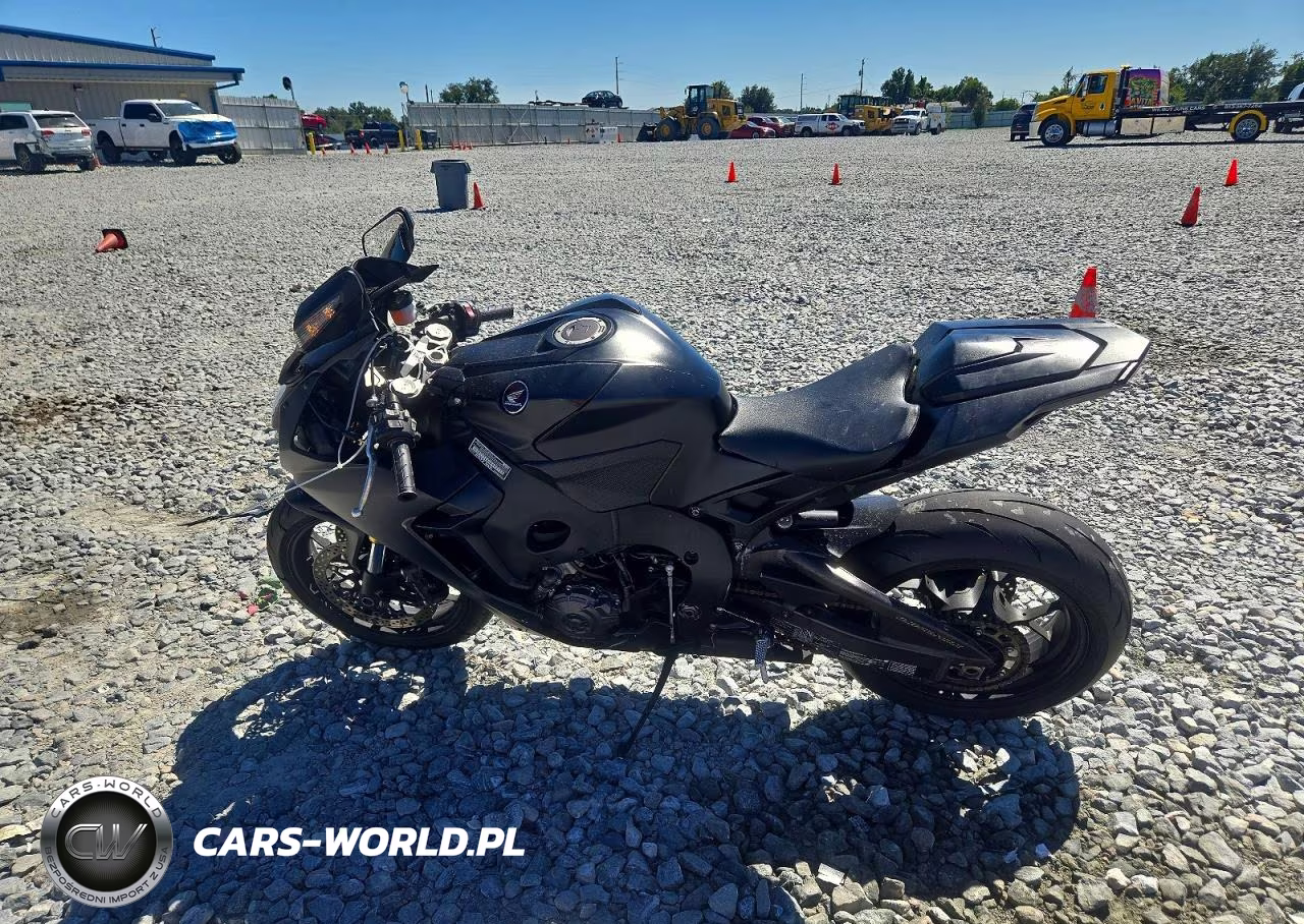 2017 Honda Cbr 1000 Repsol VIN:JH2SC7706HK000123 - 3
