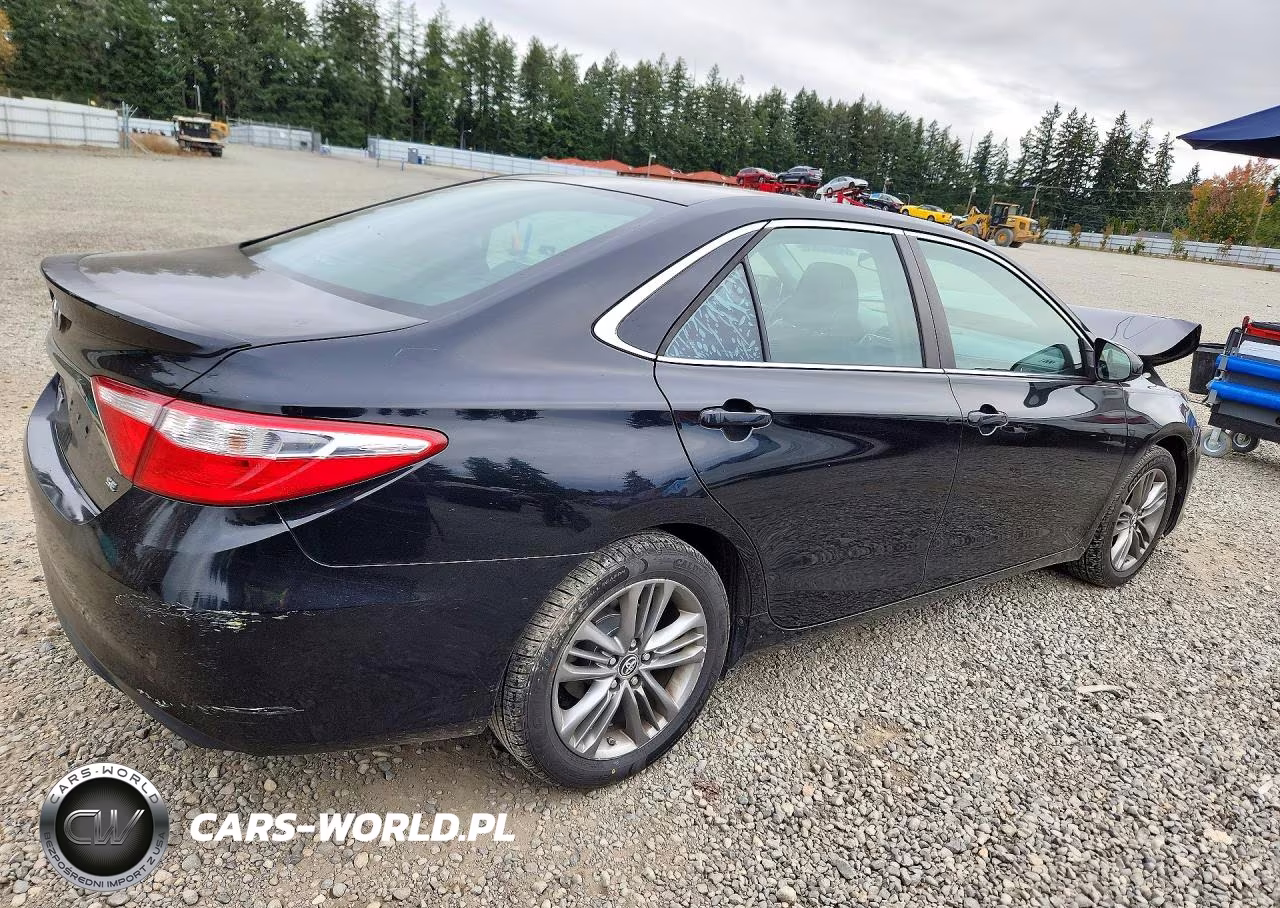 2015 Toyota Camry Se VIN:4T1BF1FK8FU005885 - 3