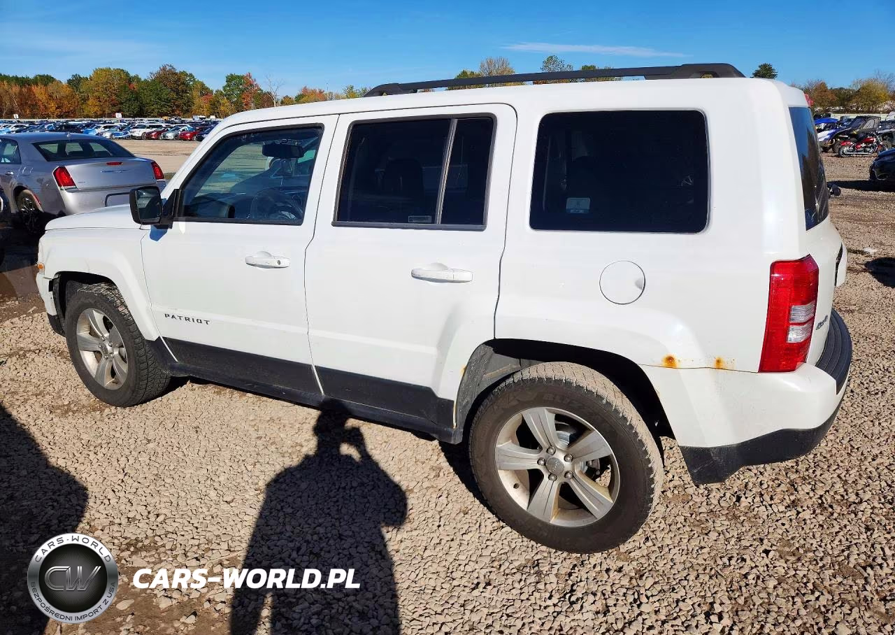 2014 Jeep Patriot Latitude VIN:1C4NJRFB7ED852250 - 2