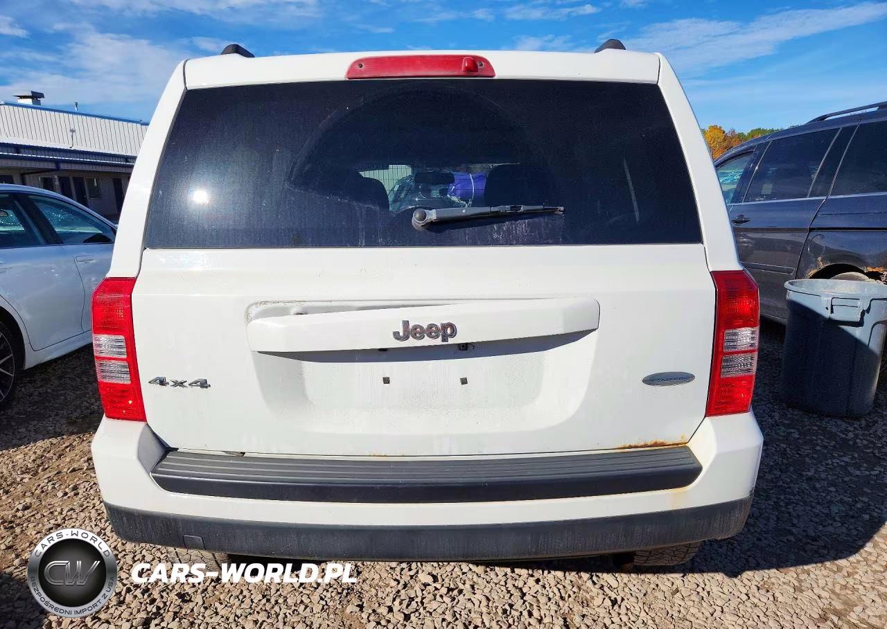 2014 Jeep Patriot Latitude VIN:1C4NJRFB7ED852250 - 6