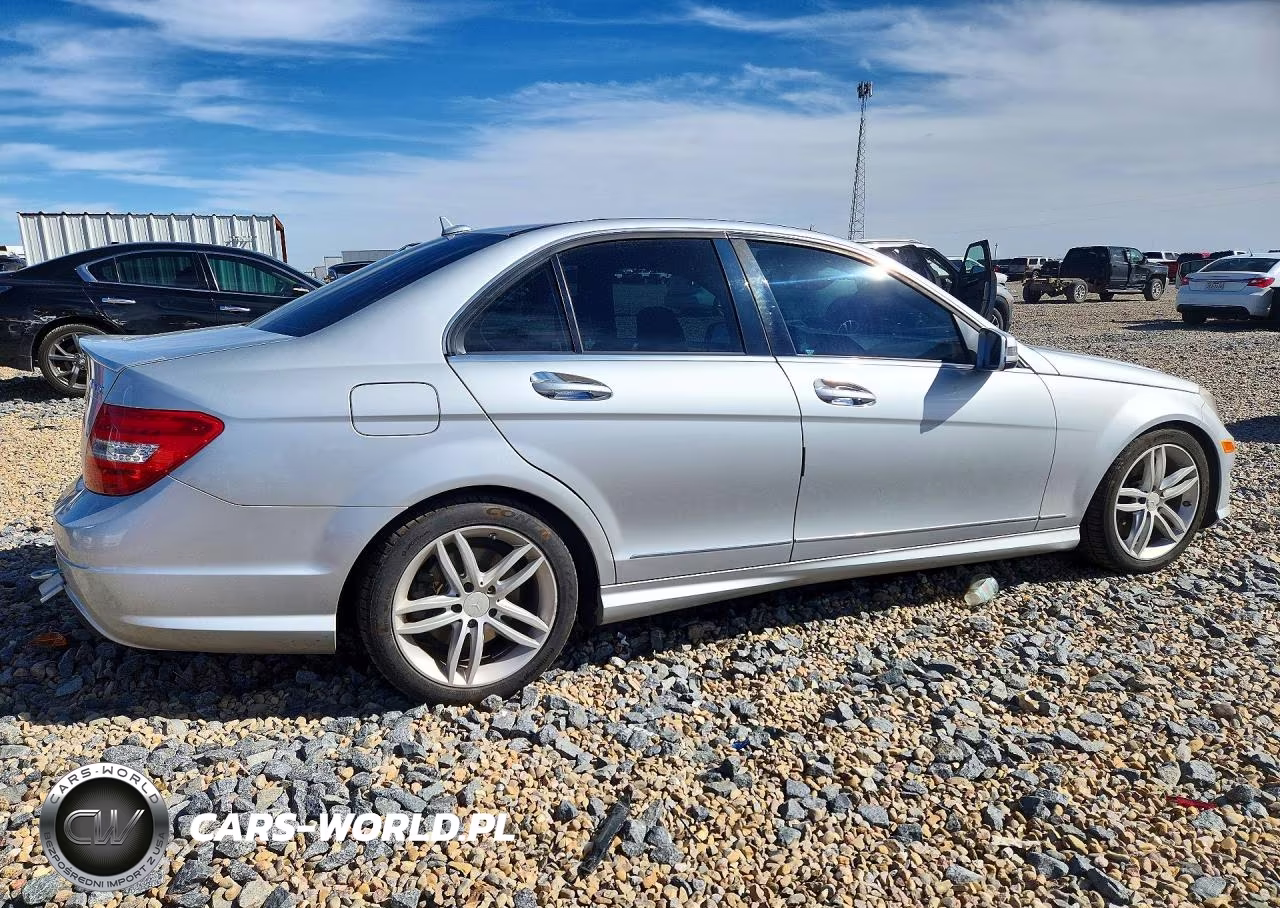 2013 Mercedes-Benz C 300 4Matic VIN:WDDGF8AB2DR281706 - 3