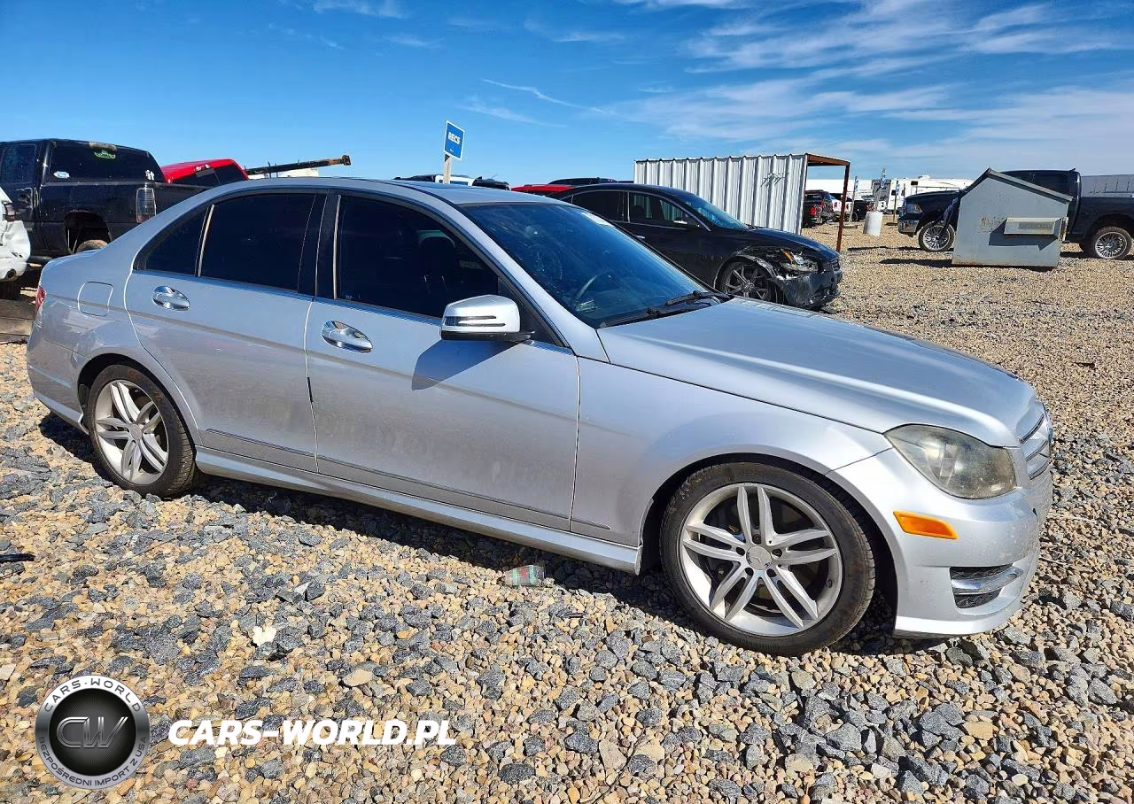 2013 Mercedes-Benz C 300 4Matic VIN:WDDGF8AB2DR281706 - 4