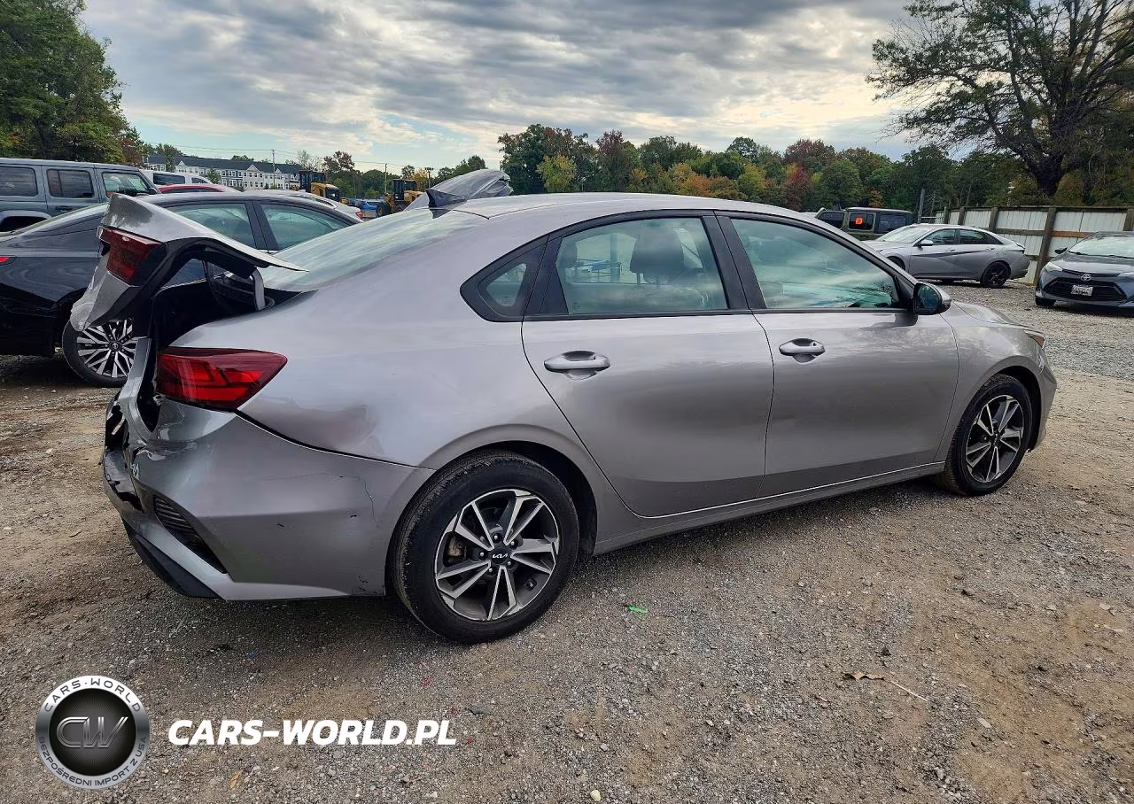 2023 Kia Forte Lxs VIN:3KPF24AD5PE573474 - 3