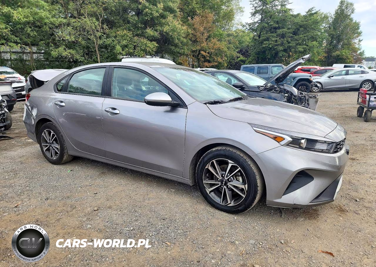 2023 Kia Forte Lxs VIN:3KPF24AD5PE573474 - 4