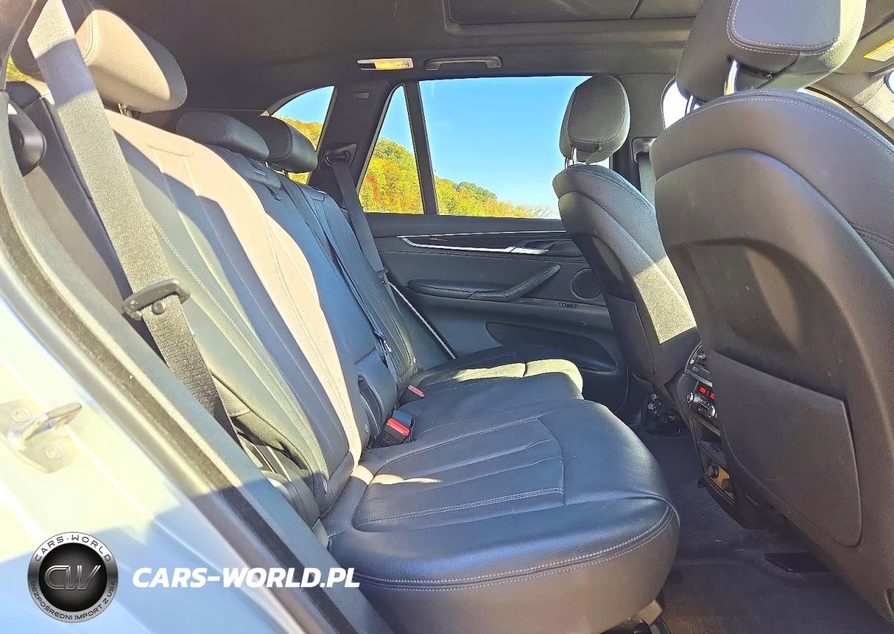 2018 BMW X5 xDrive35I VIN:5UXKR0C55J0Y05983 - 11
